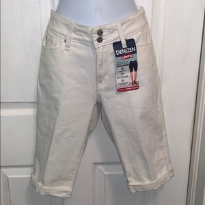 Levi’s Modern Skinny (Long) White Shorts